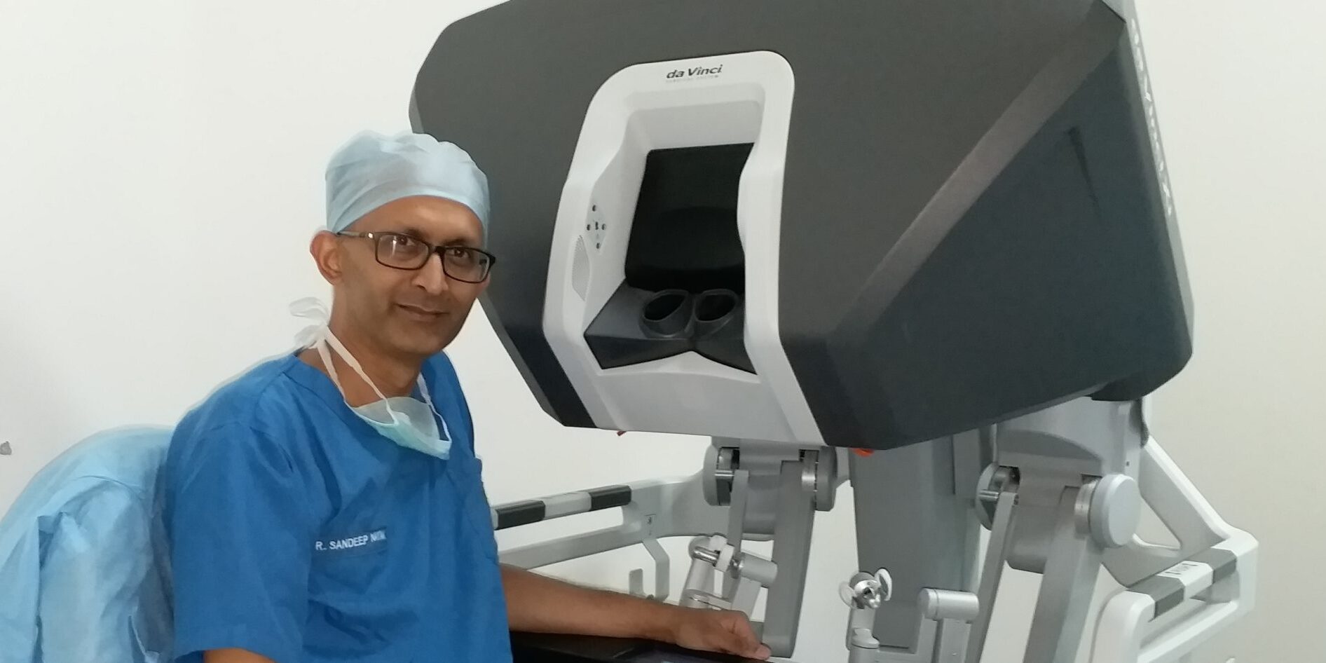 Robotic or Laparoscopic Surgery! Which is Better for Cancer? - Macs Blogs